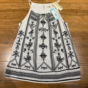 STITCH FIX SKIES ARE BLUE HALTER TOP